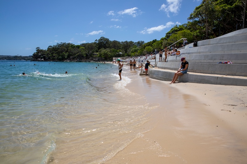 tembok laut Neilson Park. Gambar: Marcus Reubenstein