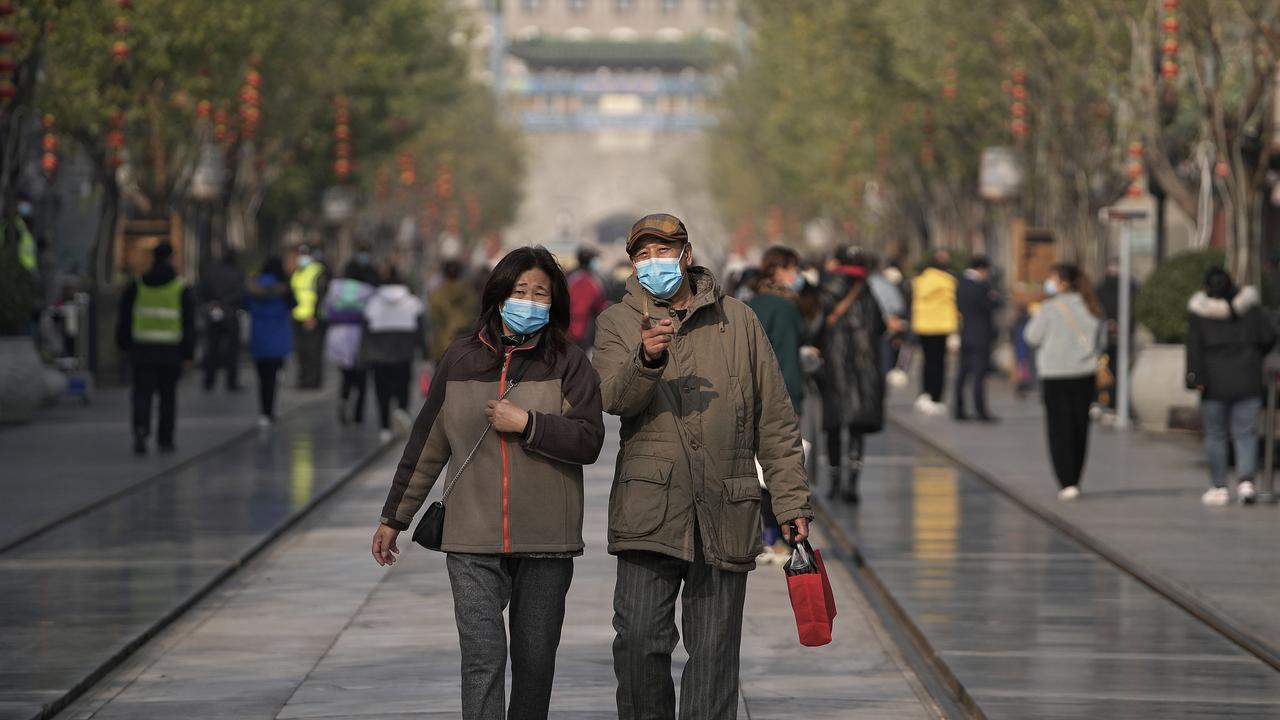 Visitors wearing face masks in China