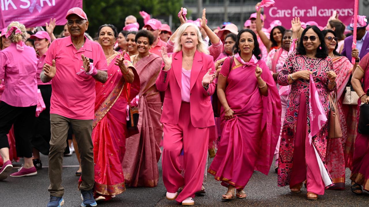 Duta McGrath Foundation Tracy Bevan memimpin Pink Parade