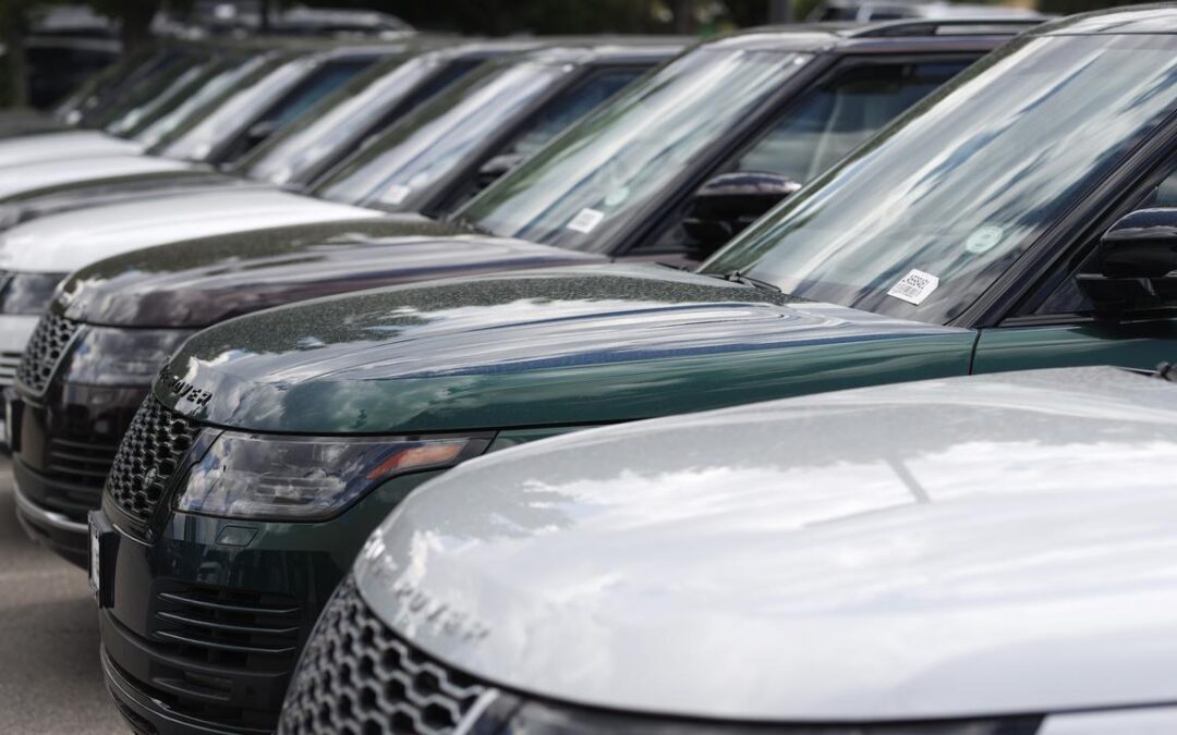 Jaguar Land Rover in UK pauses shipments to US