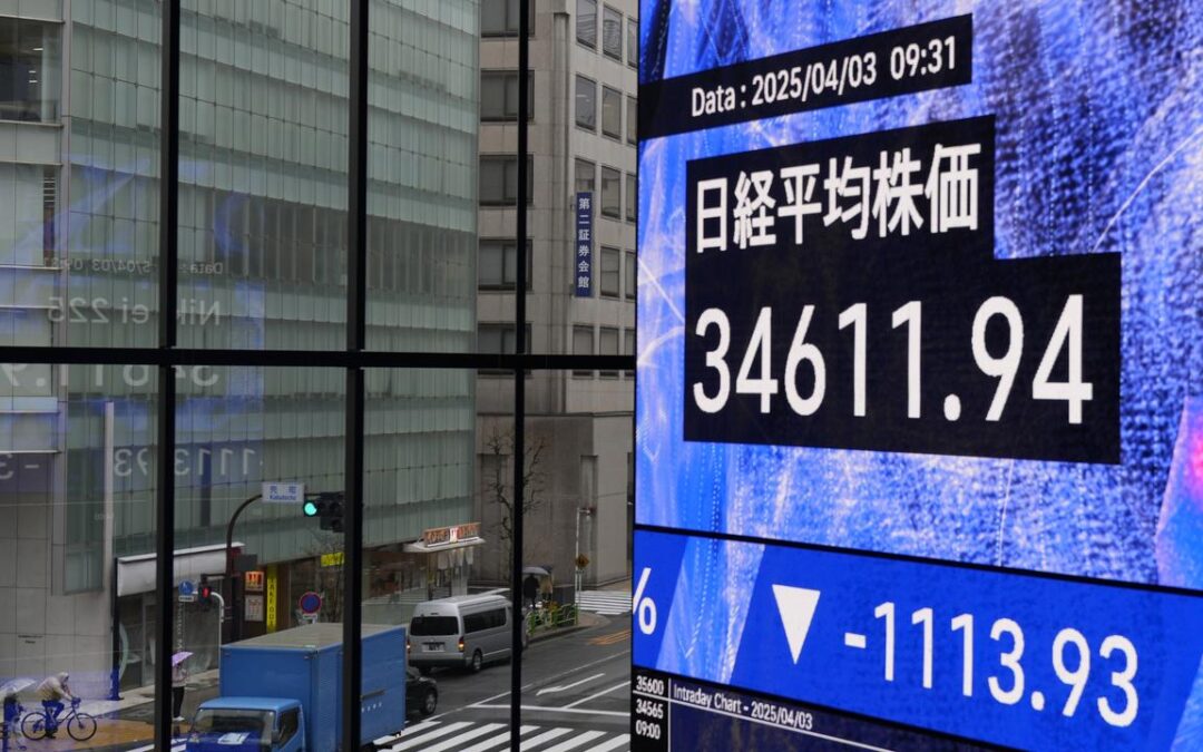 Asia shares edge up, dollar at mercy of US trade whims