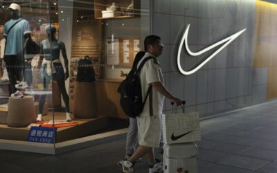US and China hold second day of tariff talks