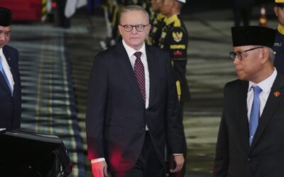 PM seeks stronger Indonesia defence links during visit
