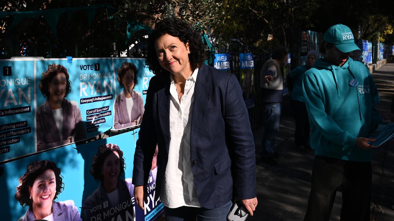 Independent MP Monique Ryan campaigns in her Kooyong electorate