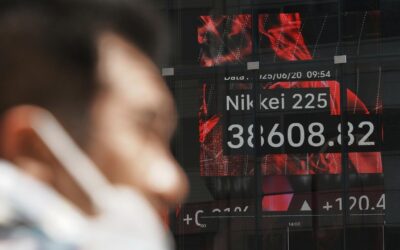 Oil tumbles, stocks rebound after Trump Mideast pause