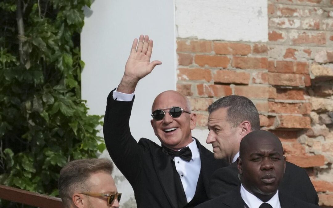 Bezos, Sanchez head to wedding ceremony in Venice