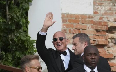 Bezos, Sanchez head to wedding ceremony in Venice