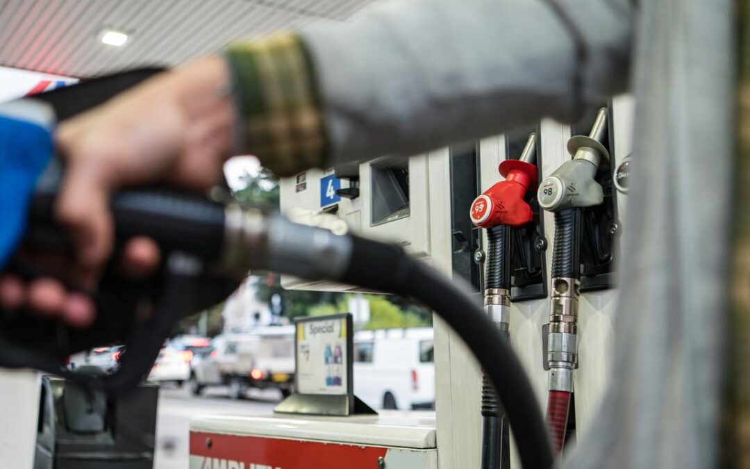 ‘Perilous moment’ threatens global economic growth