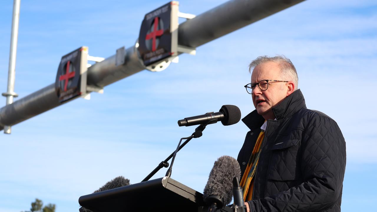 The Prime Minister at the opening of the Bridgewater Bridge in Hobart
