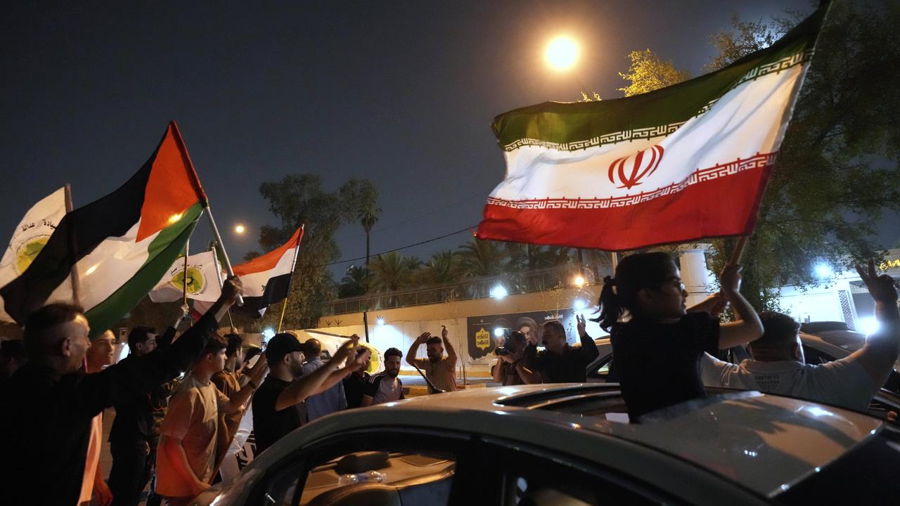 Protesters supporting Iran