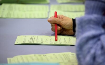 Last-ditch bid in knife-edge seat might not change fate