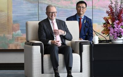 PM urges work on green steel over red wine in China