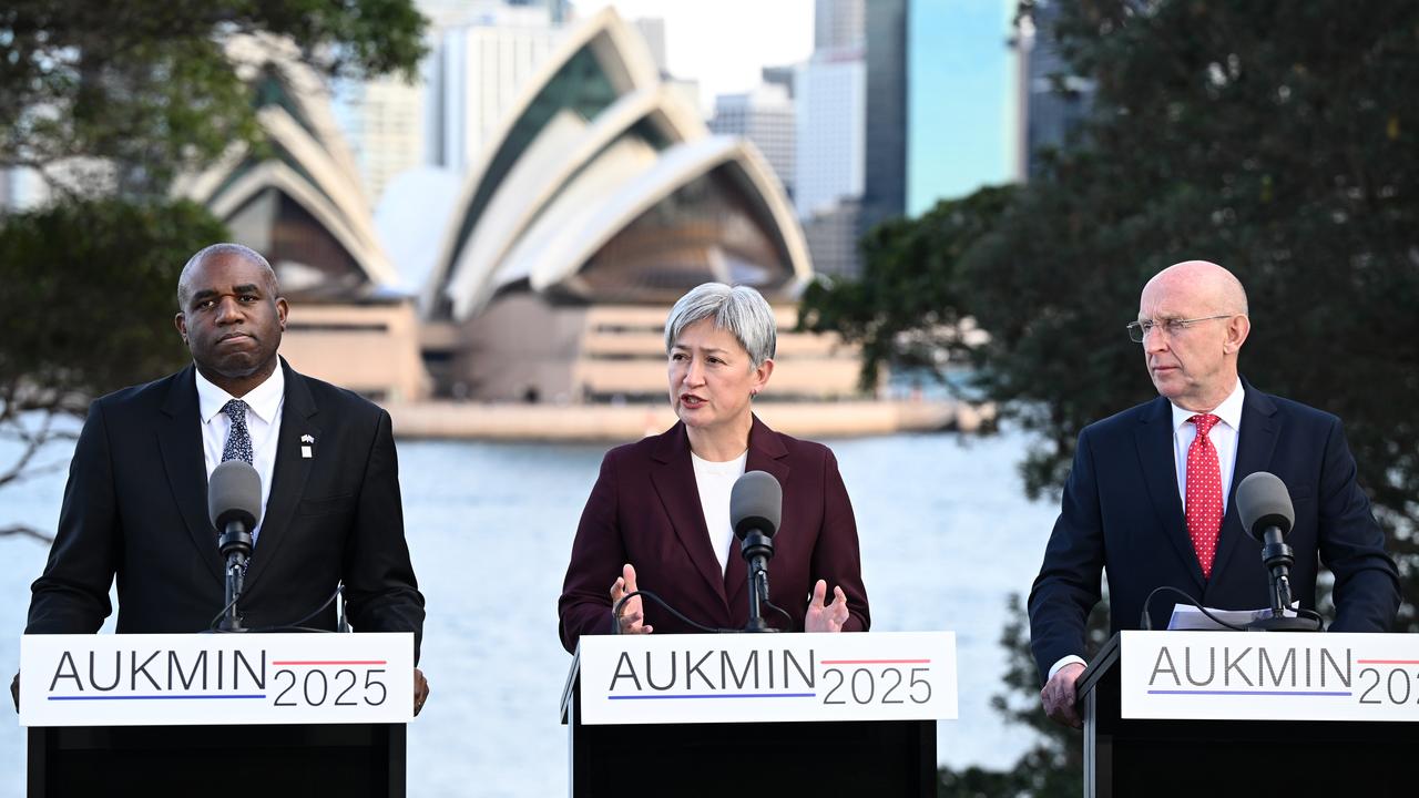 David lammy, Penny Wong and John Healey in Sydney