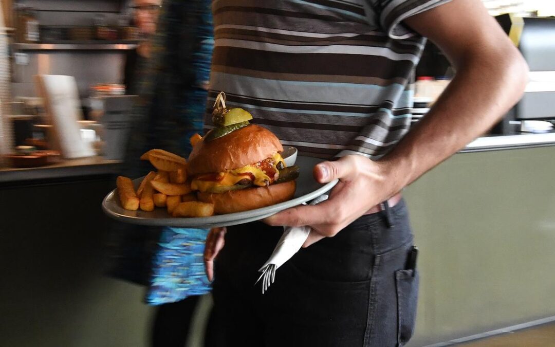Restaurants, building firm insolvencies remain high