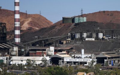 Thousands of jobs at risk as miner pleads for support