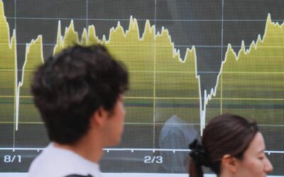 Global stocks tumble after Trump tariff blitz
