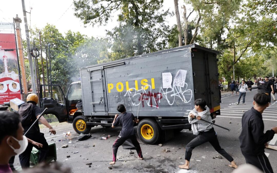 Indonesia’s president cancels China trip amid protests