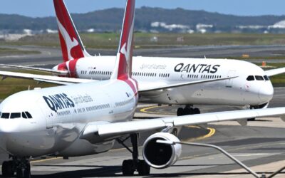 Qantas orders another 20 jets as profit takes off