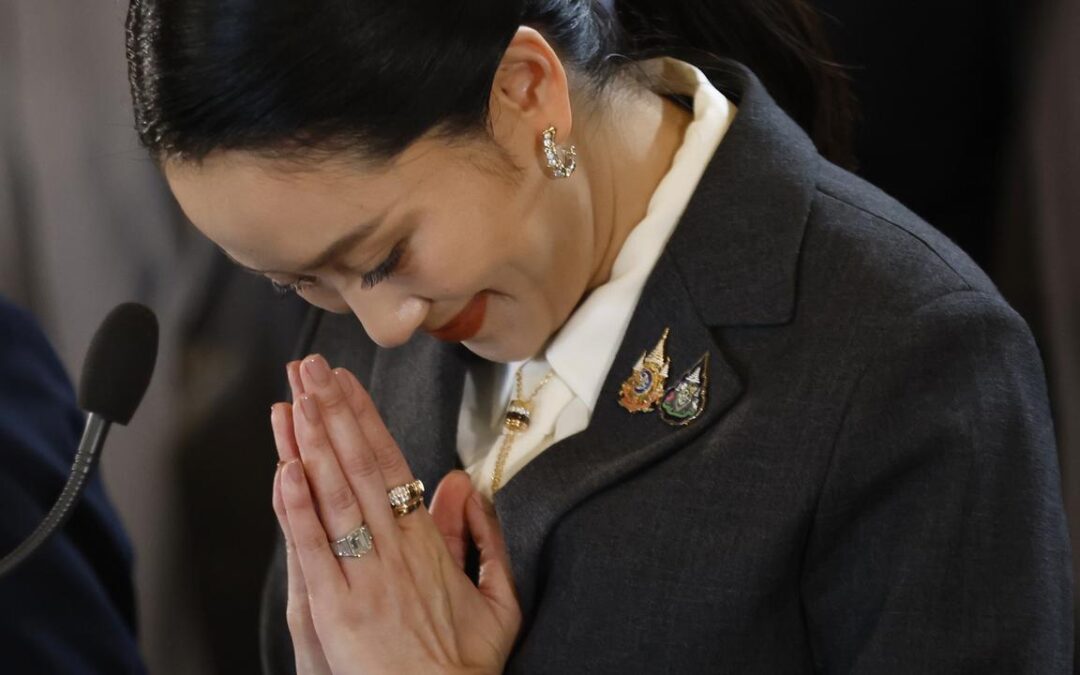 Thai PM removed by court, triggering power scramble
