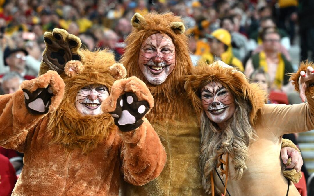 Footy fans help consumer spending roar into growth