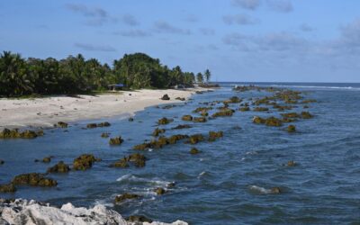 Australia signs $400m deportation deal with Nauru