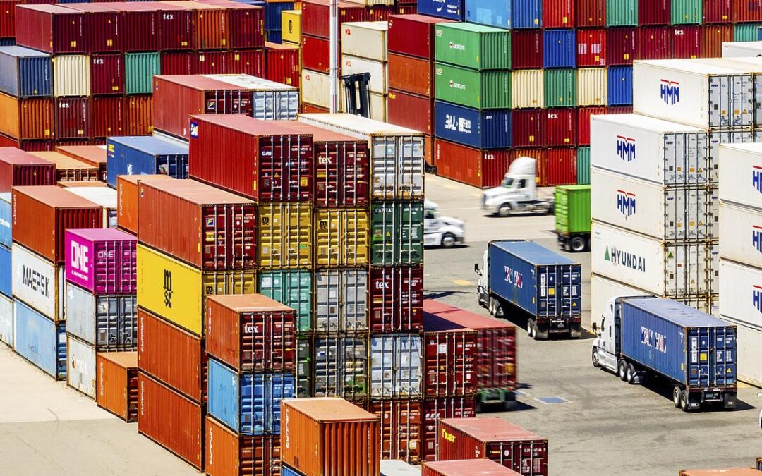 Markets plummet as Trump issues more steep tariffs