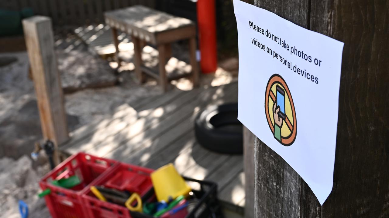 Sign prohibiting the use of personal devices at a childcare centre