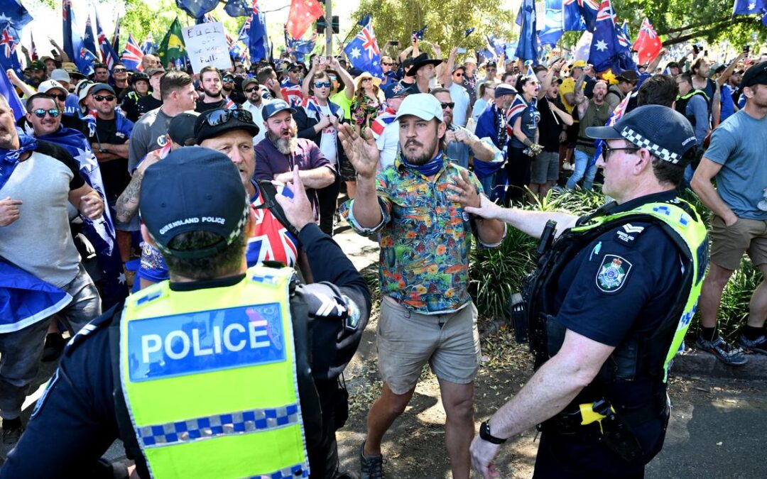 Tensions flare as thousands attend anti-migrant rallies
