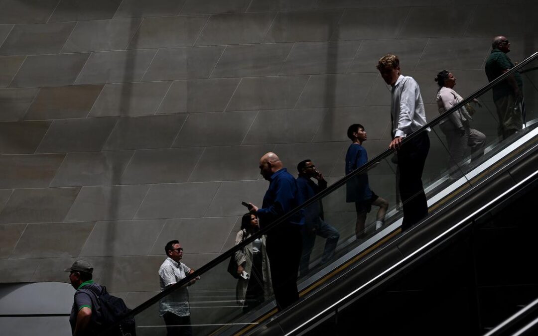 Unions, business at loggerheads over four-day work week