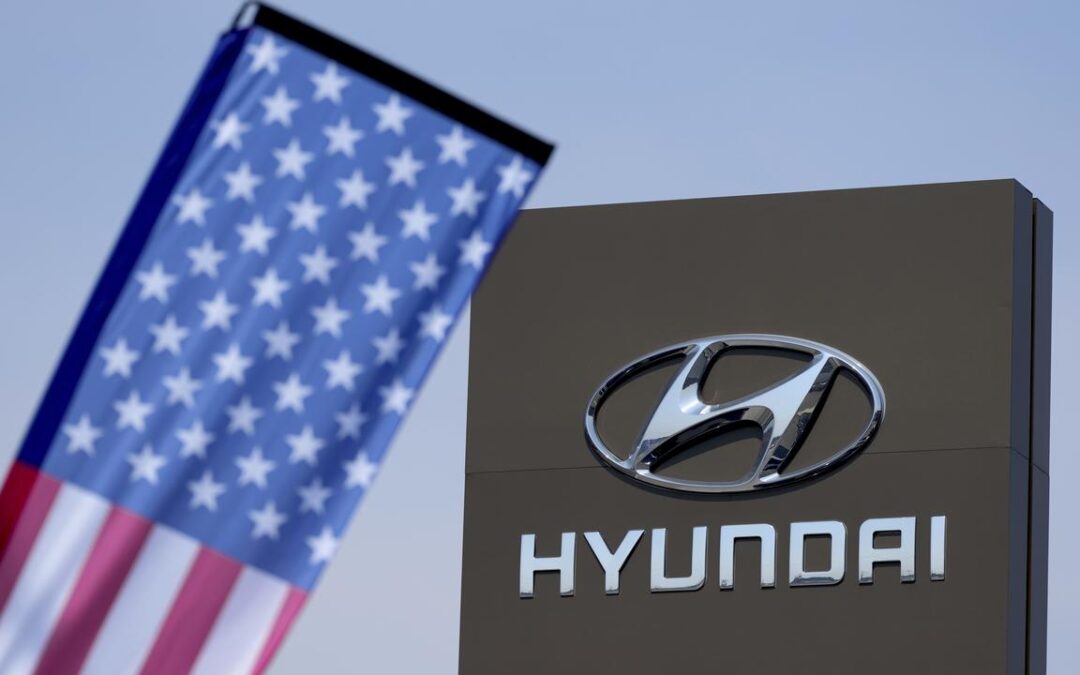 US immigration agents arrest 475 in Hyundai plant raid