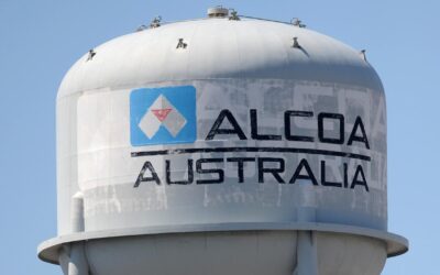 Hundreds of jobs to go as ageing alumina refinery shut