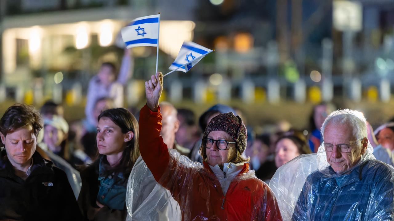 Members of Sydney's Jewish community