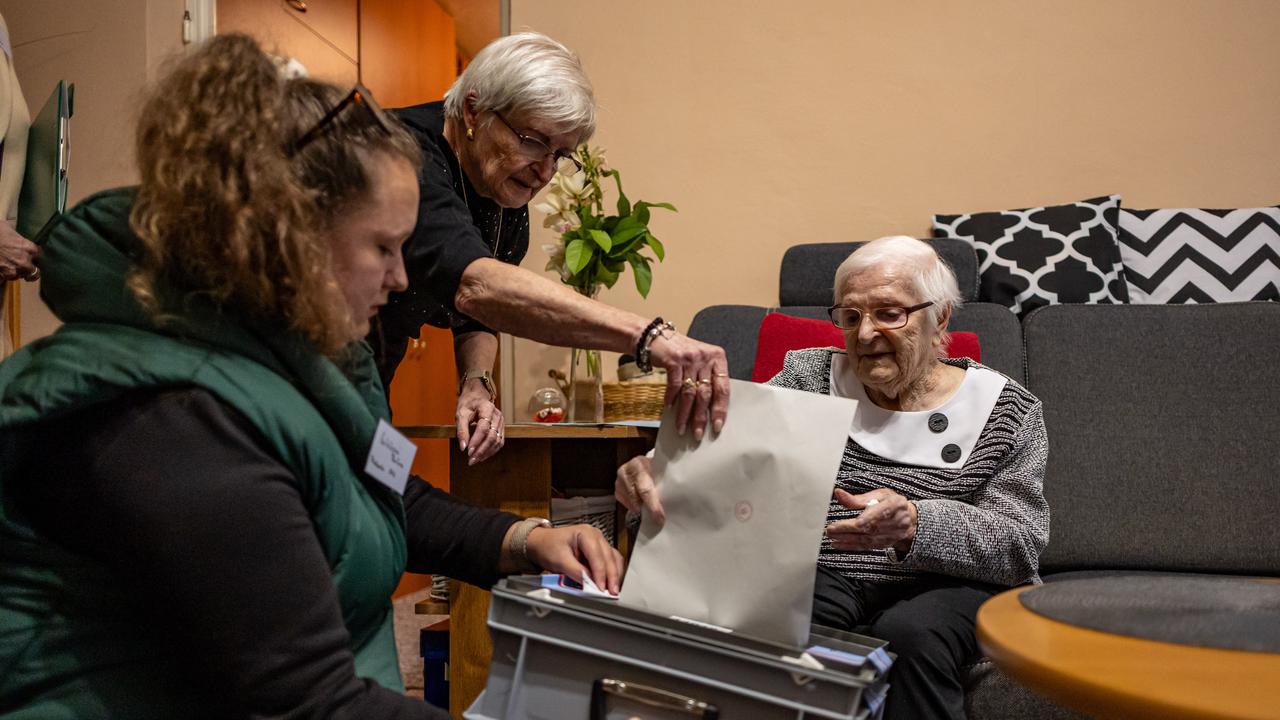 103 year old woman casts her vote