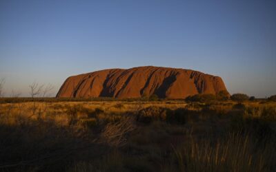 Uluru handback celebrated 40 years on in Red Centre