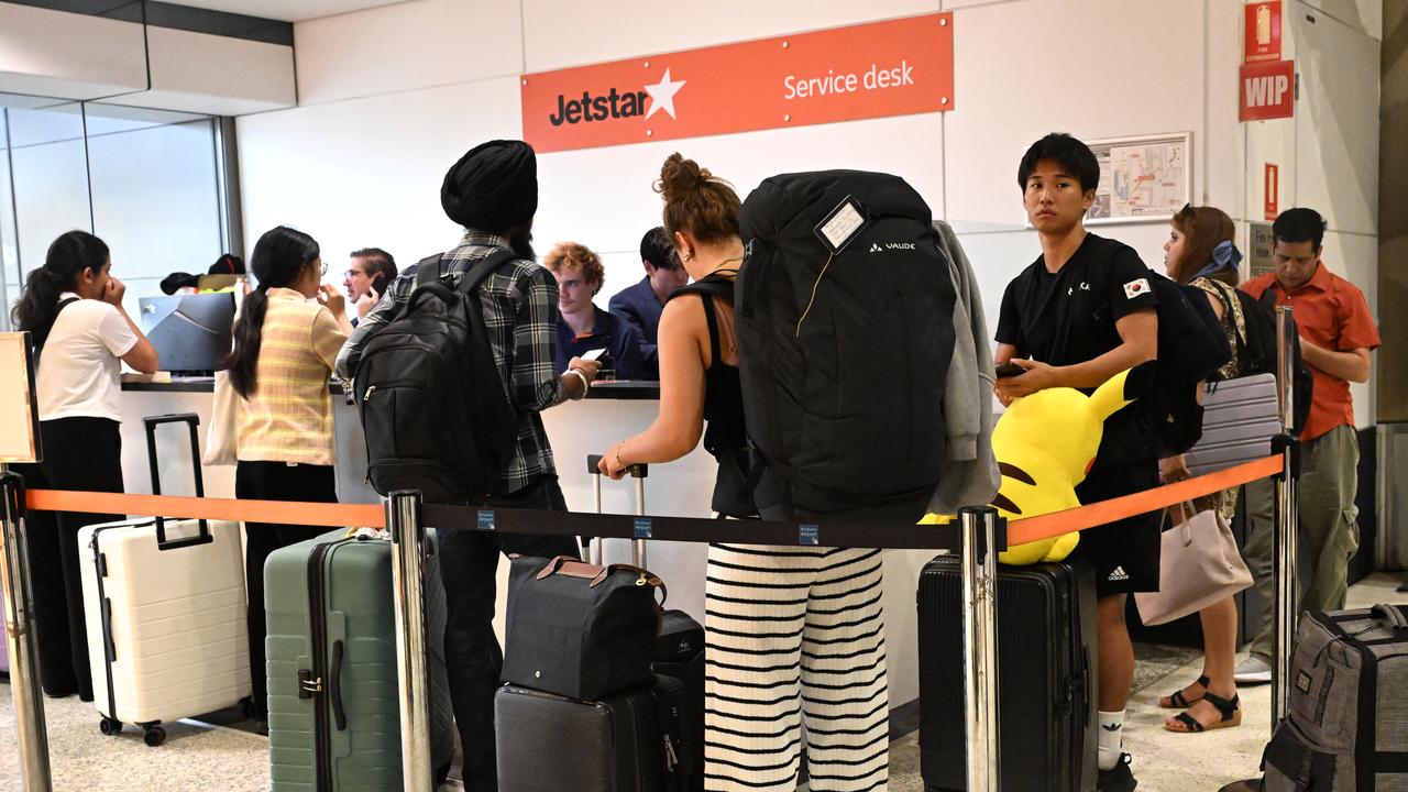 People at Jetstar service desk