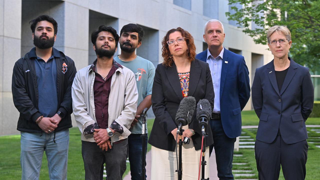 Gig workers, politicians and union leaders