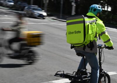 ‘World-first’ deal to give delivery drivers better pay