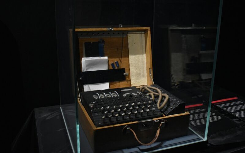 enigma code machine