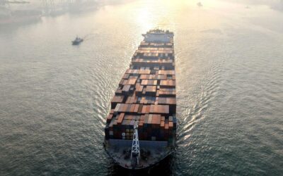 China trade surplus tops $1 trillion for first time