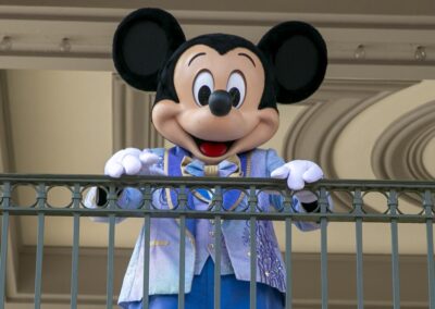 Disney invests $1b in OpenAI, deal licenses characters