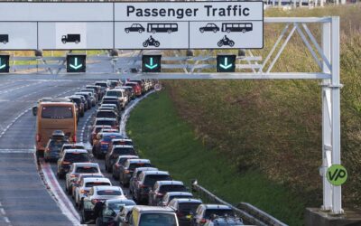 Eurostar suspends Channel Tunnel services