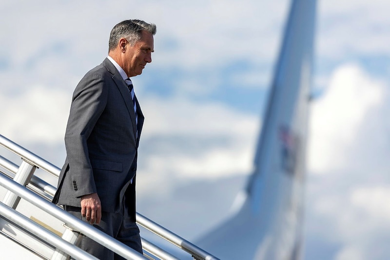 Defence Minister Richard Marles alights from RAAF aircraft. Image: Defence