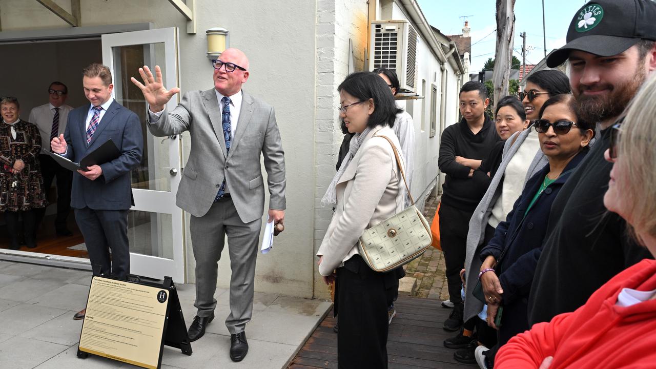 A house auction in Sydney