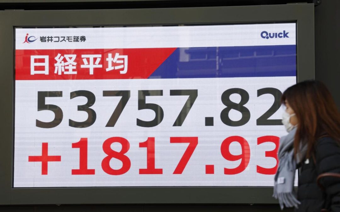 Asia stocks inch higher as fragile yen spurs worries