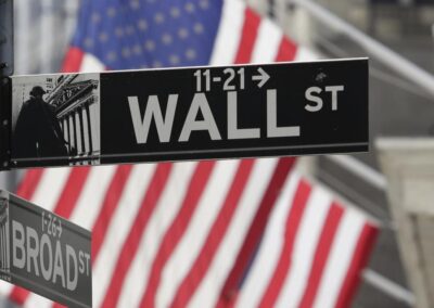 Trump triggers flight from US dollar, yen steadies