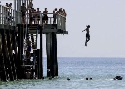 Blister in the sun: Australians wilt in summer heatwave