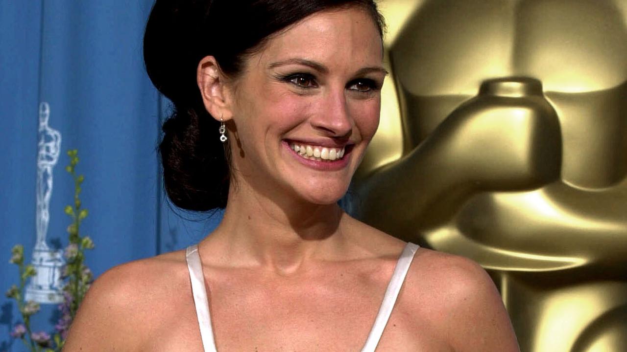 Julia Roberts, wearing Valentino