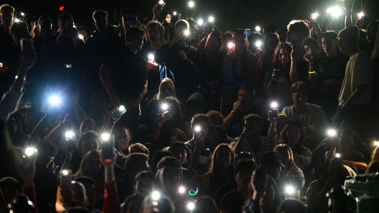 Spectators in Sydney for NYE