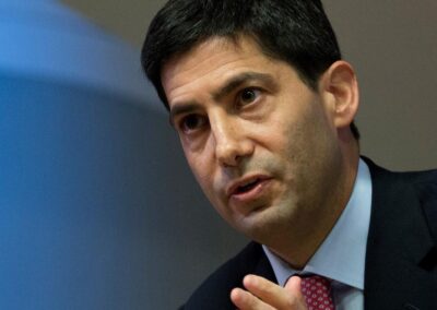 Trump nominates Warsh to run US central bank