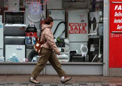 UK economy barely grew as budget uncertainty weighed